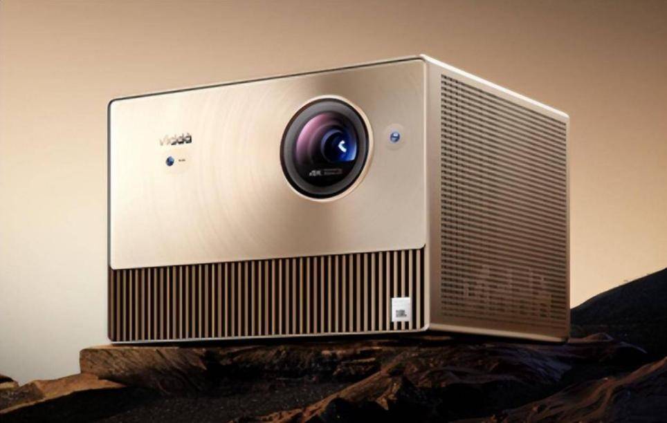 源分析：三色激光才是性价比优选九游会j9登录家用激光投影仪光(图3)